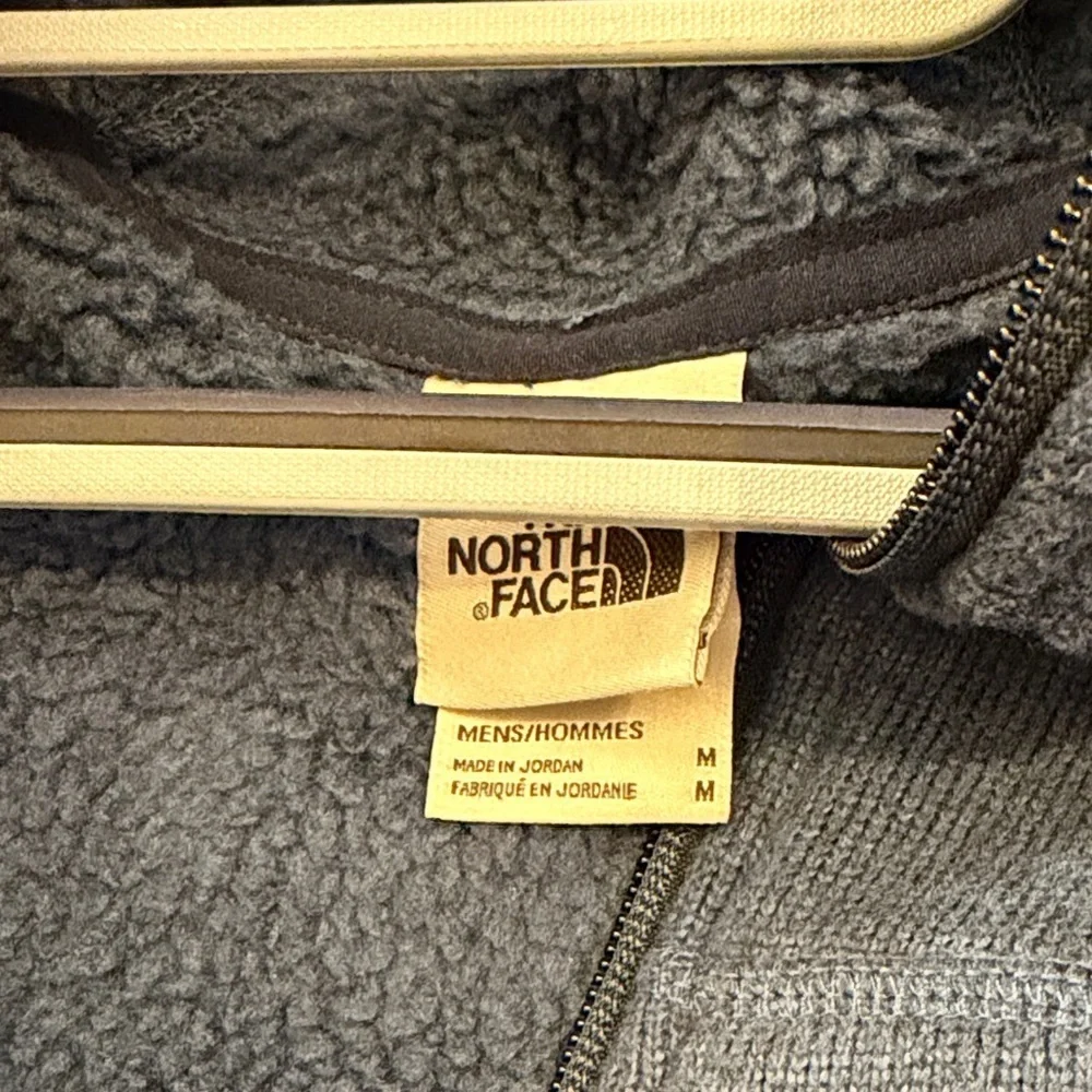 Men’s  mEDIUM The North Face Navy Fleece 1/2 zip Jacket with hood